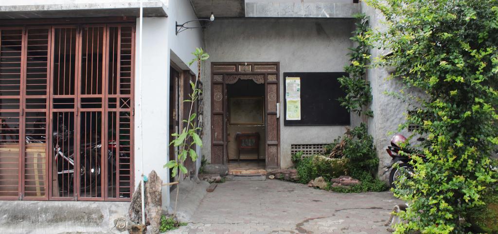 Posnya Seni Godod Art Gallery & Homestay Yogyakarta Extérieur photo